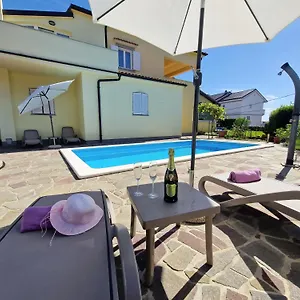 House Vertel Apartment